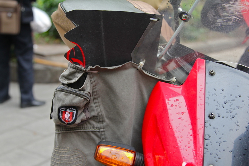 Vest_to_windbreaker_3